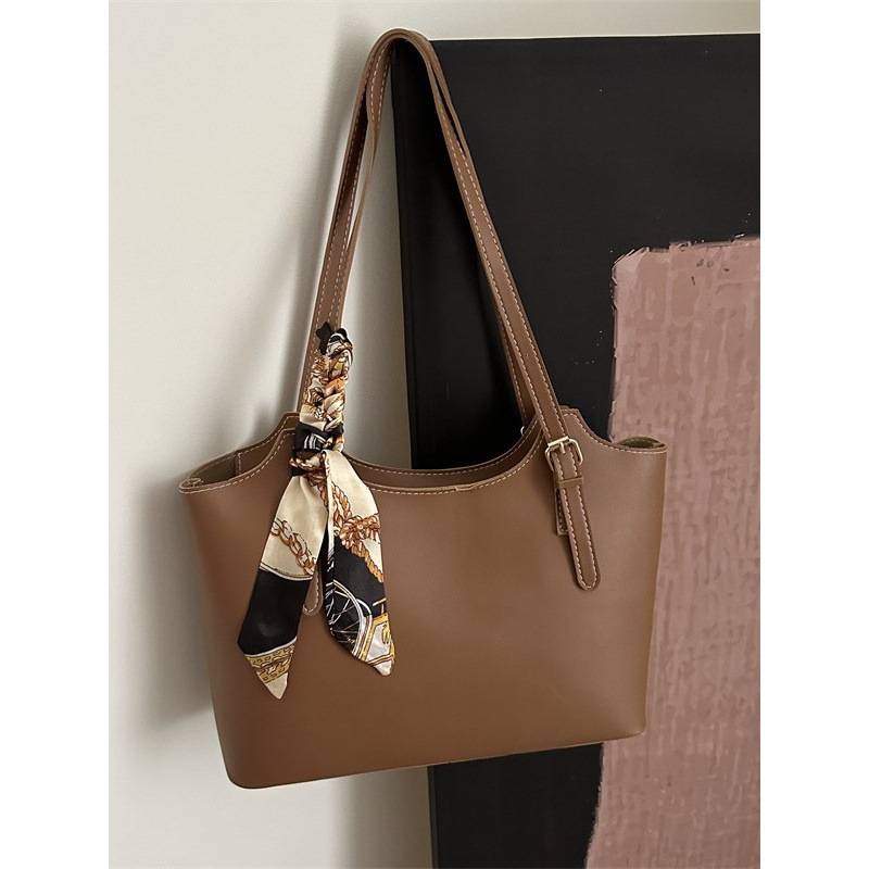 Cross-Border Bags for Women Spring and Summer New Large-Capacity High-End Tote Bag Splash-Proof Versatile Commuting Armpit Shoulder Bag