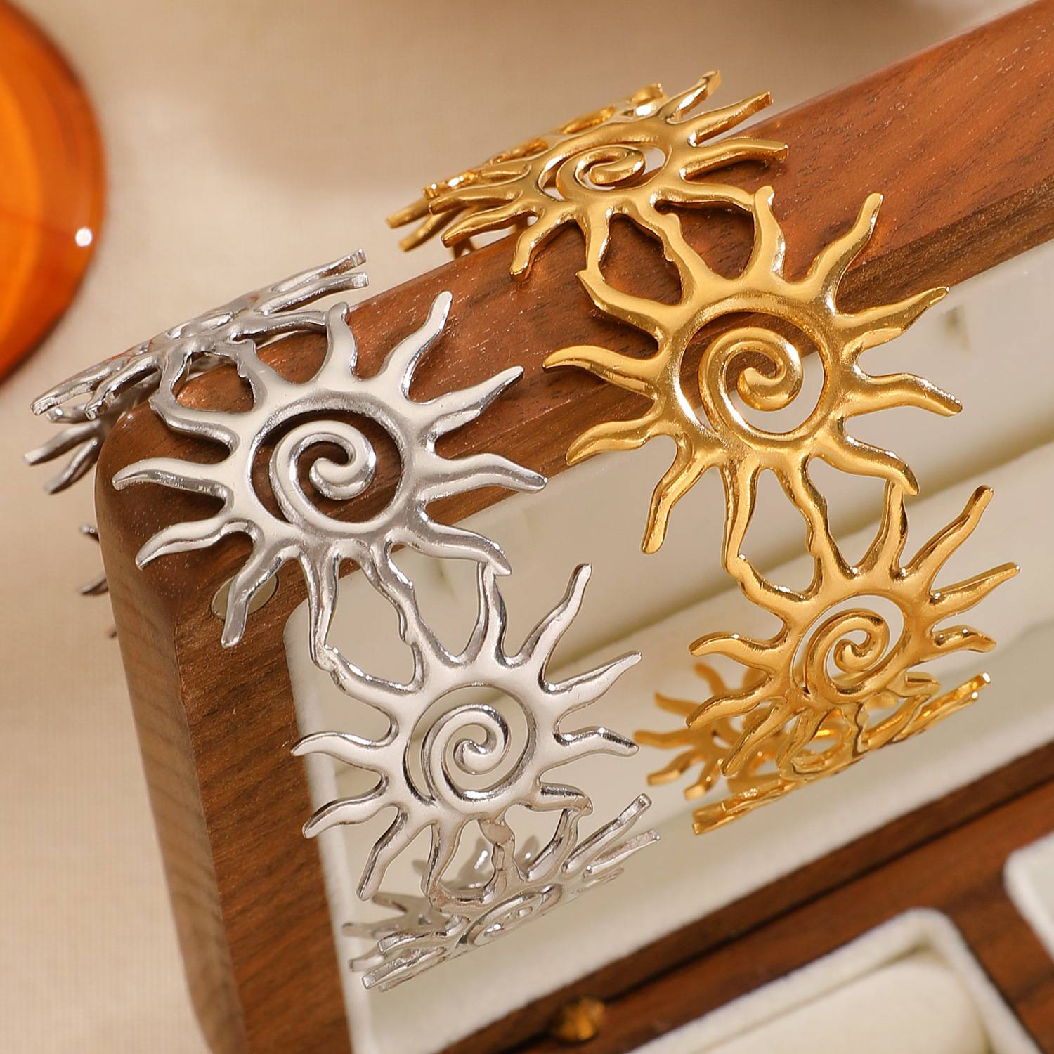 European and American Style Stainless Steel Sun Open Bracelet for Women, Non-Fading Jewelry, Light Luxury, High-End Jewelry, Cross-Border Hot Style