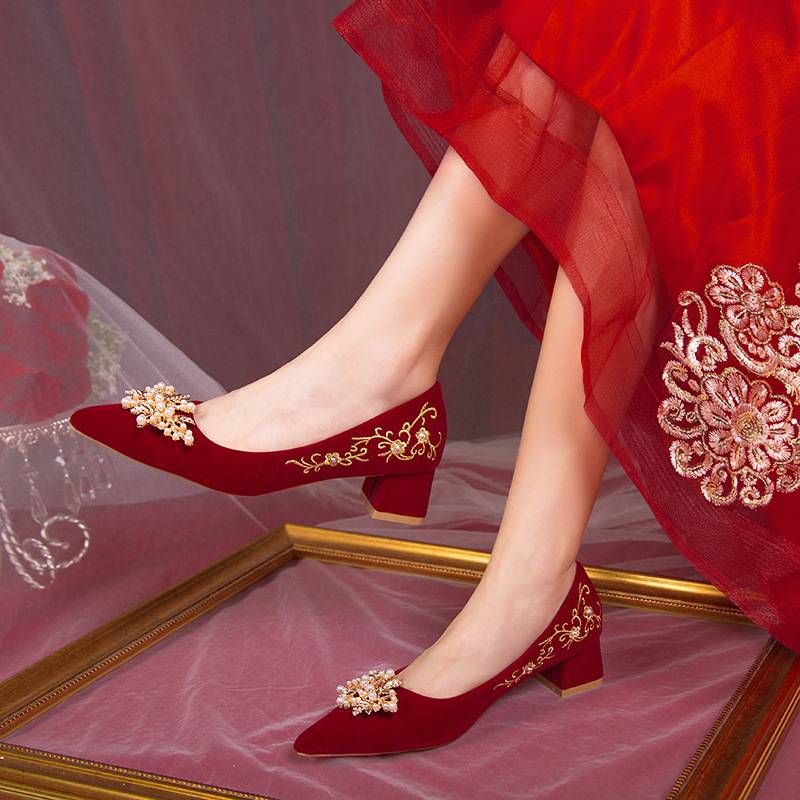 Pointed Red Embroidered Wedding Shoes for Women New Xiuhe Suit Bridal High Heels 4.5/6.5cm Chinese Wedding Shoes