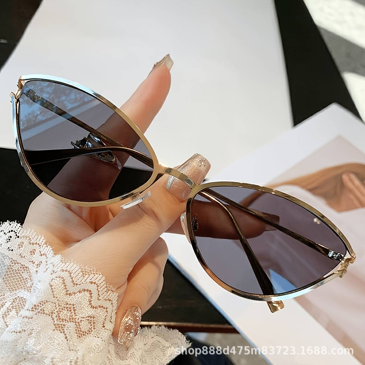 Small Frame Sunglasses, Metal Cat-Eye Sunglasses, New European and American Fashion, Personalized Anti-Uv Sunglasses for Men and Women