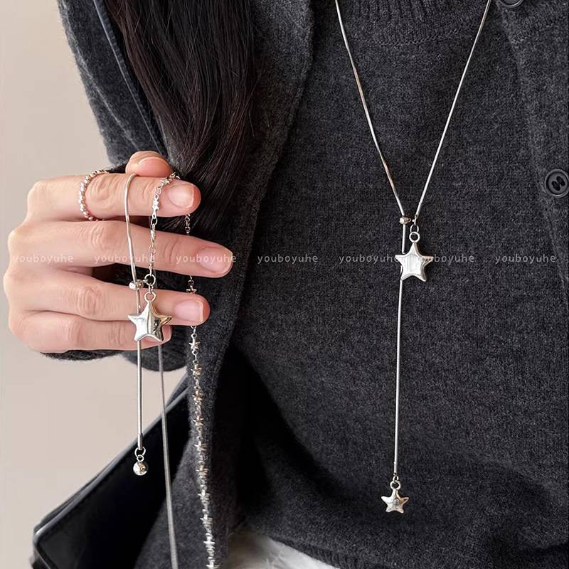 Long Adjustable Star Necklace for Women 2025 New Niche Versatile Autumn and Winter Sweater Chain Light Luxury High-End Accessory