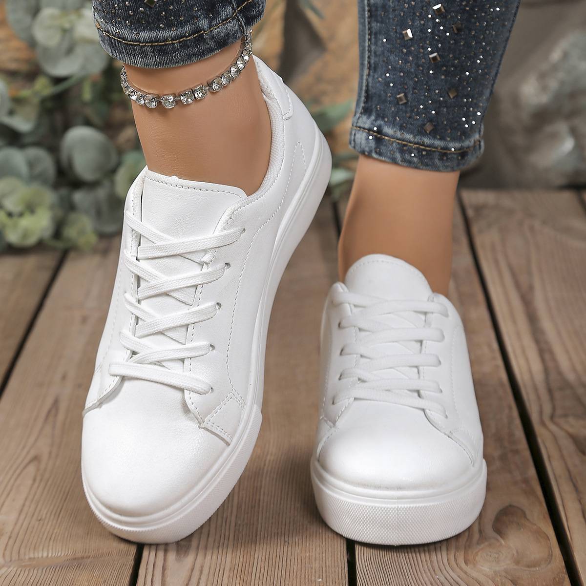 2026 New Model White Versatile Cross-Border Sports Casual Flat Couple Sneakers Large Size Lace-Up Student Shoes Women's Single Shoes
