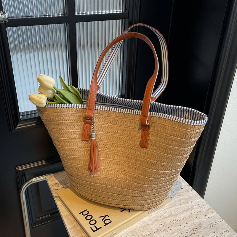 2024 New Tassel Simple Large Capacity Woven Tote Bag Seaside Holiday Travel Shoulder Straw Women's Bag