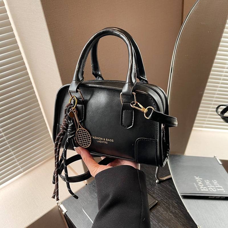 This Year's Popular Small Bags for Women in Autumn and Winter Are Versatile 2024 New Retro Fashion Single Shoulder Crossbody Bag Satchel Pillow Bag