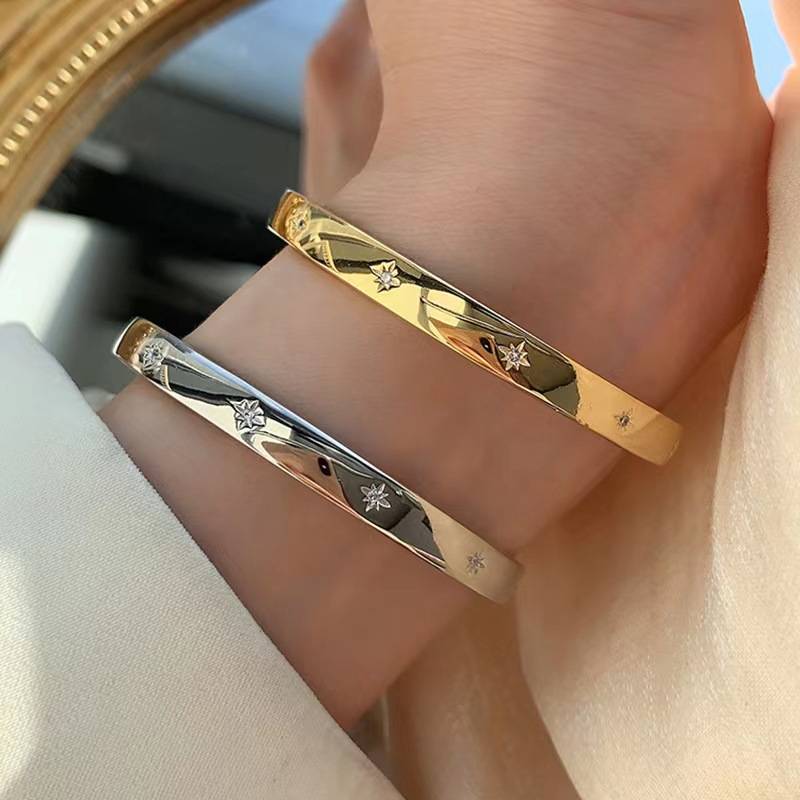 Starlight Wide Face Bracelet Women's Niche Retro Light Luxury Fashion Cold Style Internet Celebrity Bracelet Trendy High-end Style