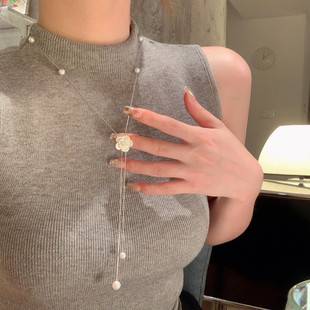 Light Luxury Camellia Pearl Pendant Necklace, Feminine and Elegant Long Sweater Chain, Niche High-End Necklace Accessories