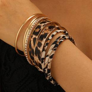 Vintage Leopard Print Bracelet Set, Exaggerated Fashion Wrist Accessory for Women, European and American Style Multi-Layer Bracelet