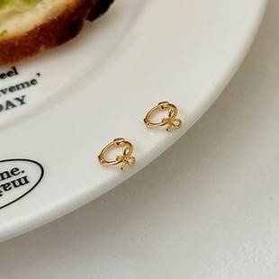 Sweet and Simple Bow Mini Earrings, Cool Style, Exquisite Round Buckle Earrings, Small and Elegant Earrings