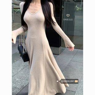 Gentle Style V Neck Long-Sleeved Dress for Women in Winter Black Sexy Waist Slimming Look Long Skirt