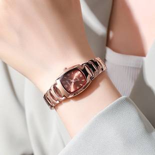 One Piece Wholesale Explosions Style Girl Student Small Square Watch Fashion Women's Watch Quartz Watch New Diamond Women's Watch