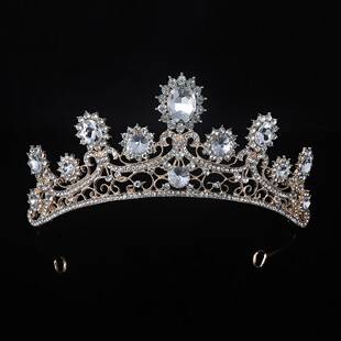 Gold European-style vintage crown, bridal headpiece with intricate hollowed-out patterns, suitable for wedding dresses, evening gowns, and wedding attire