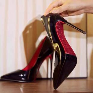 High-heeled shoes for women, stiletto heels, 2026 spring and autumn new model, black patent leather, red sole, rhinestones, large size, pointed toe single shoes