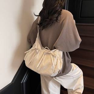 Cross-border Lightweight Pleated Shoulder Crossbody Tote Bag 2025 New Commuter Travel Class Underarm Dumpling Bag