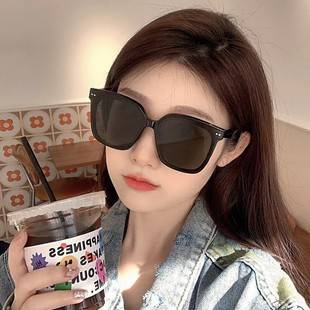 New high-grade square sunglasses women's large frame Internet celebrity TikTok same UV-proof driving street shooting sunglasses fashion