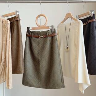 New autumn plaid suede skirt for women, vintage old money style, fashionable and elegant, high-waisted, back-slit, straight midi skirt