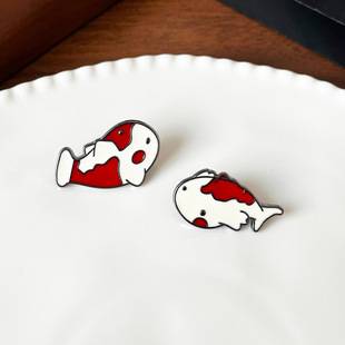 Cartoon Cute Lucky Koi Brooch for Men and Women, Creative Metal Badge, Couple's Clothing and Bag Decoration Pin