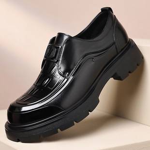High-end business formal leather shoes for men, made of top-grain cowhide, with a British style, versatile design, thick sole, slip-on style, and suitable for weddings and commuting