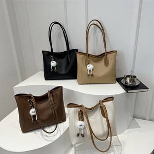 High-end large-capacity shoulder bag, 2026 new Korean version, versatile commuter women's bag, casual and fashionable shoulder tote bag