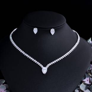 Ins Necklace Simple Water Drop Zircon V-Neck Snake Bone Chain Slimming Earrings Female Bridal Set Middle Eastern Wedding Bride