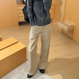 Khaki-colored, slim-fit, straight-leg pants for women, new autumn collection, plus-size, slimming effect, high-waisted, and this year’s trendy loose, wide-leg denim pants