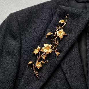 "Golden Maple Shadow" - New vintage niche design gold maple leaf brooch, versatile accessory for coats and suits