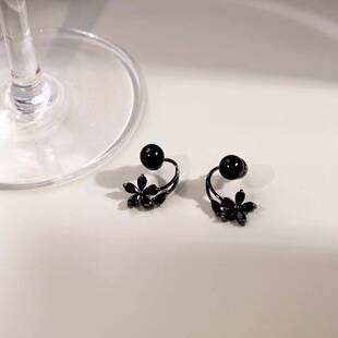 2025 New Japanese and Korean Accessible Luxury Design High-End Black Flower Two-Wear Earrings Elegant Versatile Accessible Luxury Earrings