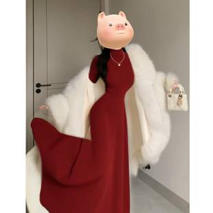 Red Slim-Fit High-Neck Long Dress for Women, Suitable as a Base Layer under Coats in Autumn and Winter, with a Luxurious and High-End Feel, Knitted Dress