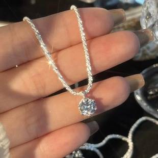Sparkling Diamond Simple Design Sense Gushi Star Zircon Necklace Light Luxury Elegant Necklace 2024 New