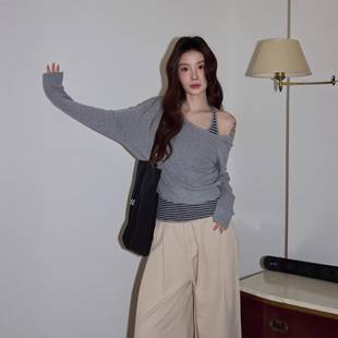Korean-Style Gray One-Shoulder Off-Shoulder Halter Neck Two-Piece Knit Set for Women, 2026 Autumn Elegant Casual Long-Sleeve Top