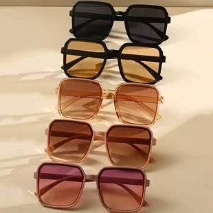 New Stylish Women's Square Sunglasses, Versatile for a Natural Look, Simple Classic Sunglasses, Trending Cross-Border Item