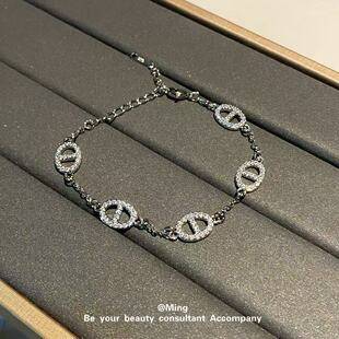 Pig-nose design, exquisite and luxurious, ultra-sparkling with full diamond embellishments, niche high-end feel, new bracelet for girls, light luxury ins style