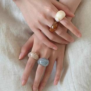 South Korea Vintage Niche Design Antique Acrylic Ring Women's Summer 2024 New Explosive Index Finger Unique Ring