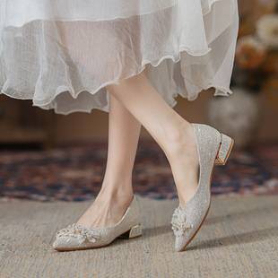 322-53A/322-53B In-Stock Crystal Wedding Shoes with Rhinestone Embellishments, Chunky Heel, Pointed Toe, Bridal Shoes That Are Comfortable and Not Tiring