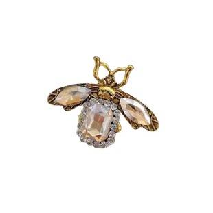 New Diamond Brooch, Cute and Creative Bee Anti-Exposure Corsage, Personalized Colorful Pin, Suit and Clothing Accessories