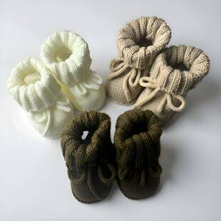 Baby shoes for 0-6 months old, toddler shoes for spring and autumn, newborn pre-walking shoes, knitted shoes with straps, woolen shoes