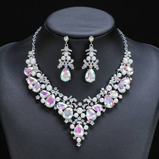 2022 new European and American necklace suit women's two-piece alloy elegant bridal dress factory direct sales