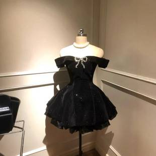 Niche Exquisite Hepburn-Style Waist-Cinching Off-Shoulder Princess Dress for Parties and Dates, Little Black Dress with Subtle Sparkle, Pure Desire Dress for Women