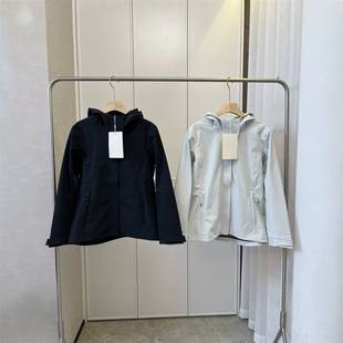 New autumn women's windproof and water-resistant hooded jacket