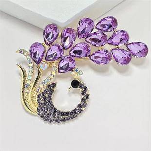 2025 Romantic Elegant Purple Peacock Brooch Personalized Luxury Full of Drill Animal Pin Suit Clothing Accessories Women Accessories Women