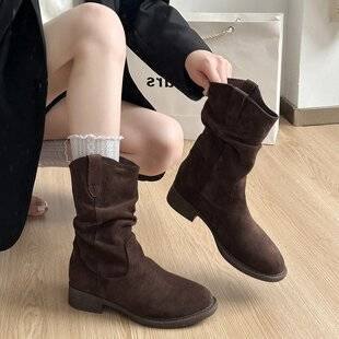 Simple and retro suede Western cowboy boots for women, 2026 autumn new collection, featuring a pleated, ruched design, mid-heel, and a short boot style