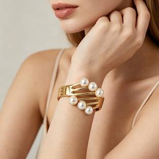 Cross-Border Hot-Selling Korean-Style Fashionable Pearl Bracelets That Do Not Fade or Lose Color, with Exaggerated Open Design and Shiny Surface, Wholesale from the Manufacturer