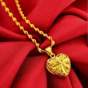Love Hollow Rose Necklace 2024 Chicken Heart Clavicle Chain Casual Sand Gold Chain Four Leaf Peach Heart Pendant Jewelry Supply