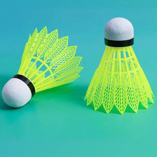 In the past seven years, badminton plastic nylon is not easy to break, anti-wind super professional training room rubber balls