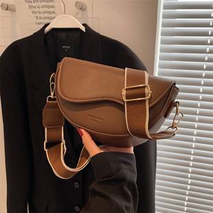 Textured Small Bag for Women 2025 New Popular Retro Versatile Tote Bag Crossbody Bag Single Shoulder Underarm Saddle Bag