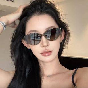 New Simple and Versatile Women's Sunglasses, Women's Fashionable Concave Shape Sunglasses, Face-Showing Small Anti-Uv Sunglasses