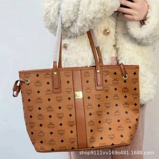 New MC large-capacity vintage mother-daughter tote bag, fashionable and versatile shoulder, underarm, handbag, shopping bag, commuter bag for women