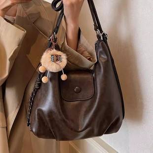 2026 New Retro Large-Capacity Bag for Women, Niche Commuter Backpack, Handbag, Shoulder Tote Bag, Versatile