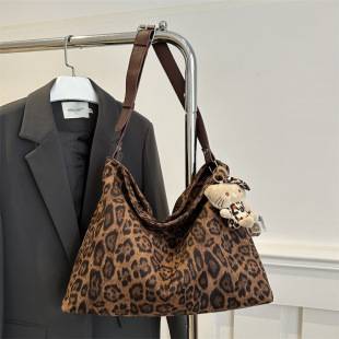 Leopard Print Bag Women's Large Capacity 2024 New Autumn and Winter Vintage Popular Shoulder Bag Casual Commuting Crossbody Tote Bag