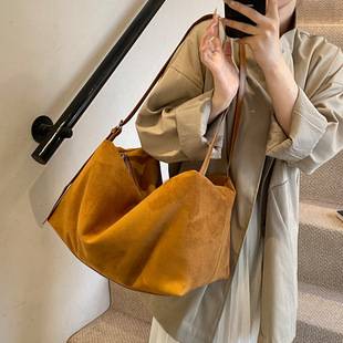Cross-border Relaxation Large Capacity Lazy Style Suede Pillow Bag 2024 Autumn and Winter New Retro Shoulder Tote Bag