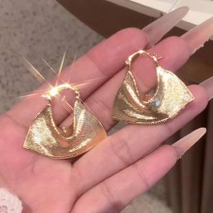 Vintage Old Money Style Super Shiny Money Bag Earrings for Women, Unique Personality Earrings, 2026 New Model, Exaggerated High-End Earrings